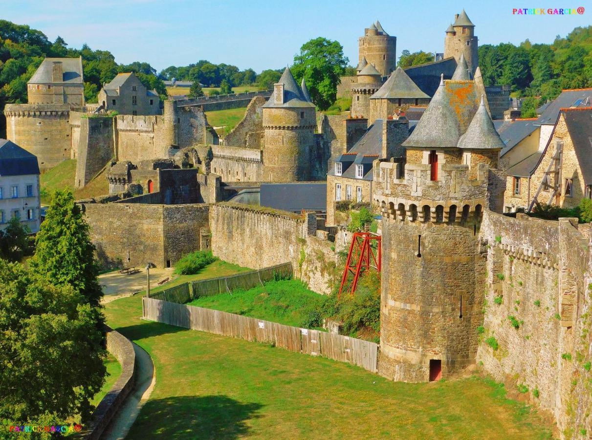Chateau De La Chasse Beauvais Romagne  Exterior foto